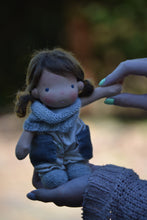 Load image into Gallery viewer, Avery