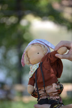 Load image into Gallery viewer, Luna